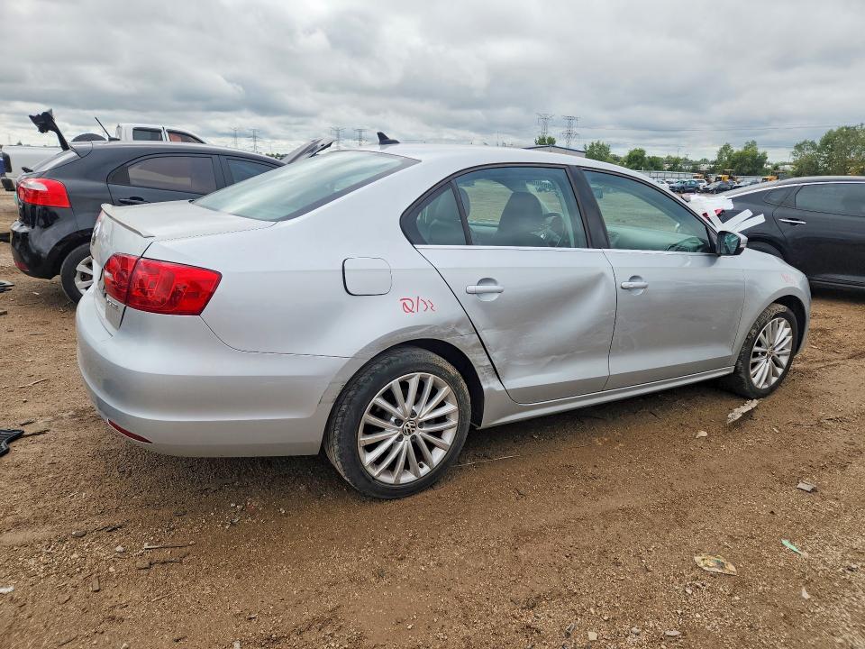 Photo 3 from auction – 2011 VOLKSWAGEN JETTA with VIN 3VWLZ7AJ2BM306410