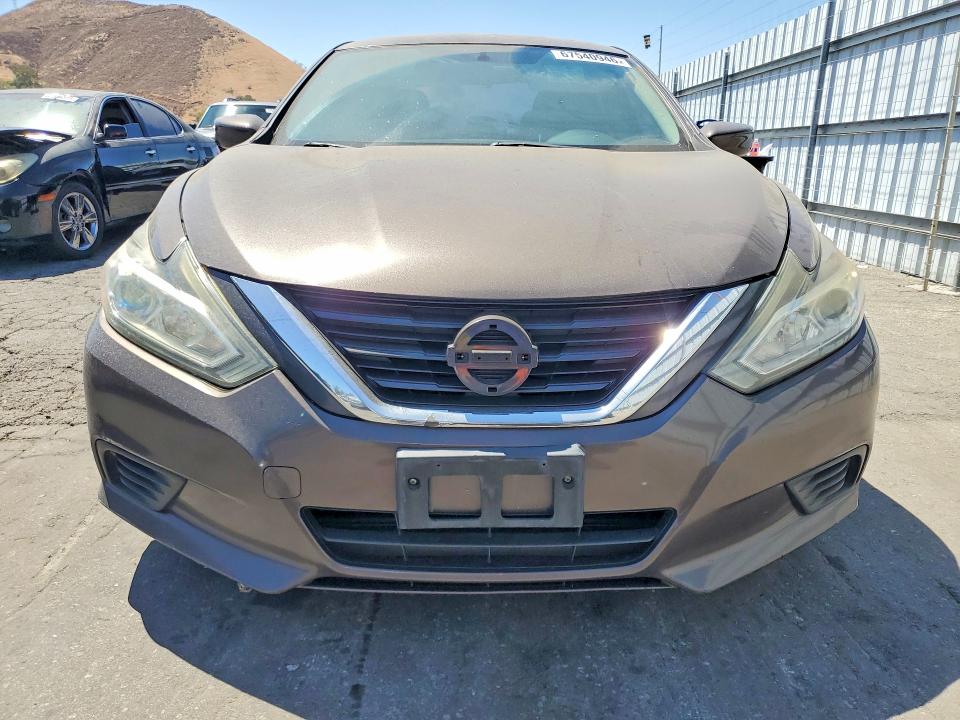 Photo 5 from auction – 2017 NISSAN ALTIMA with VIN 1N4AL3AP1HN313619