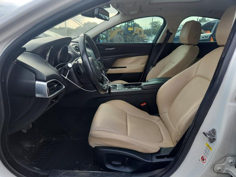 Photo 7 from auction – 2018 JAGUAR XE with VIN SAJAJ4FX8JCP21956