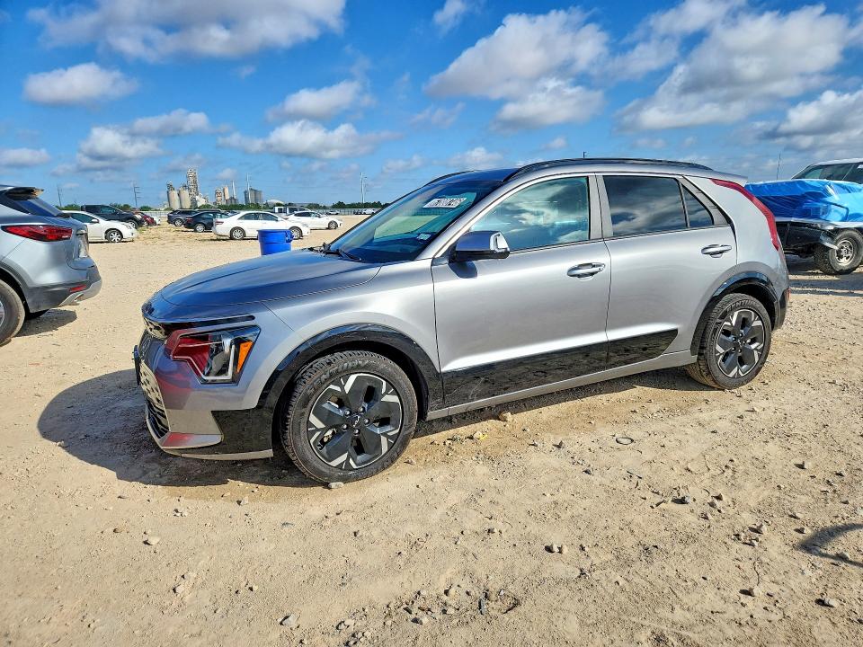 KIA NIRO 2024 with VIN KNDCR3L15R5104007 - Photo from auction