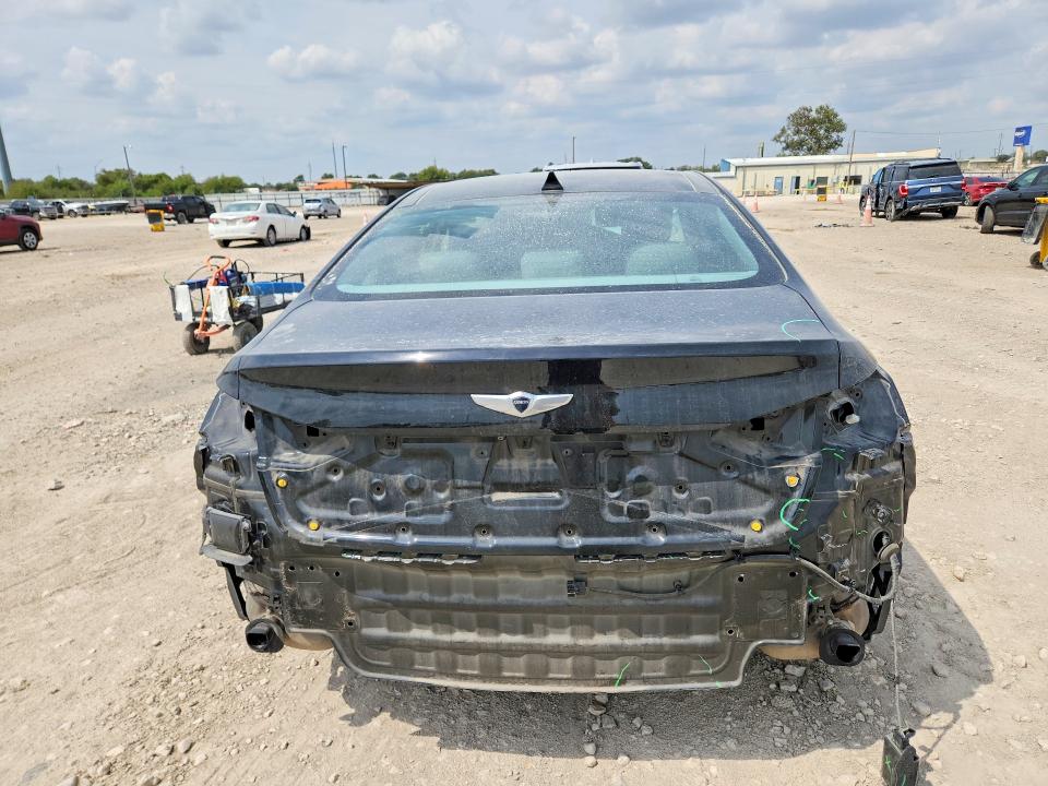 Photo 6 from auction – 2015 HYUNDAI GENESIS with VIN KMHGN4JE2FU090038