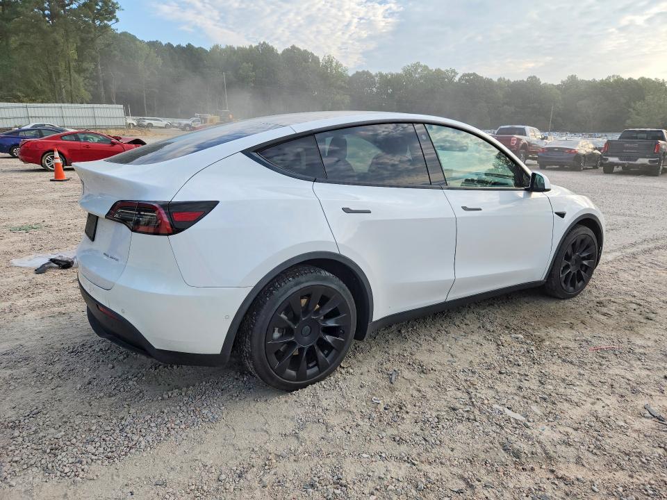 Photo 3 from auction – 2021 TESLA MODEL Y with VIN 5YJYGDEE6MF232166