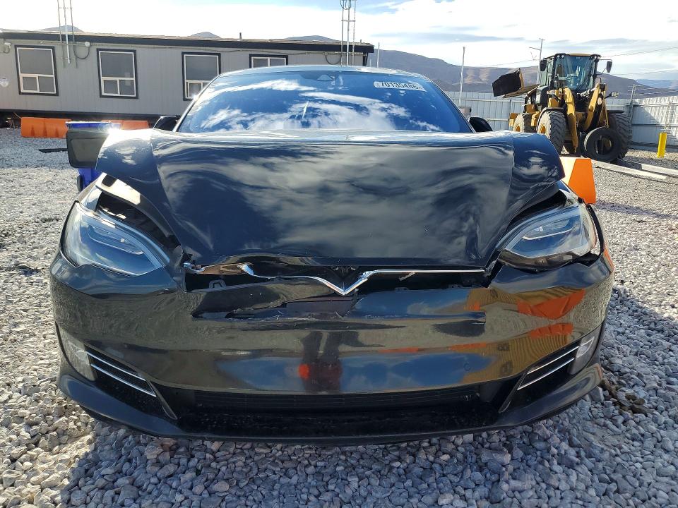 Foto 5 de la subasta – 2016 TESLA MODEL S con VIN 5YJSA1E24GF153093