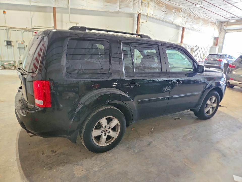 Photo 3 from auction – 2011 HONDA PILOT with VIN 5FNYF3H58BB018415