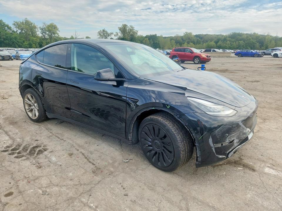 Photo 4 from auction – 2022 TESLA MODEL Y with VIN 7SAYGDEE0NA014287