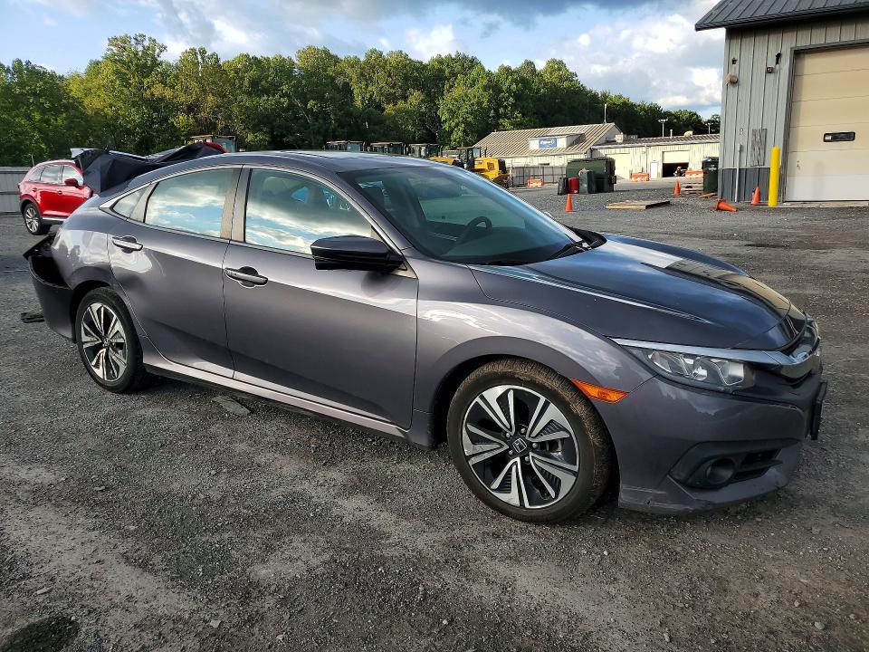 Photo 4 from auction – 2017 HONDA CIVIC with VIN 19XFC1F32HE213947