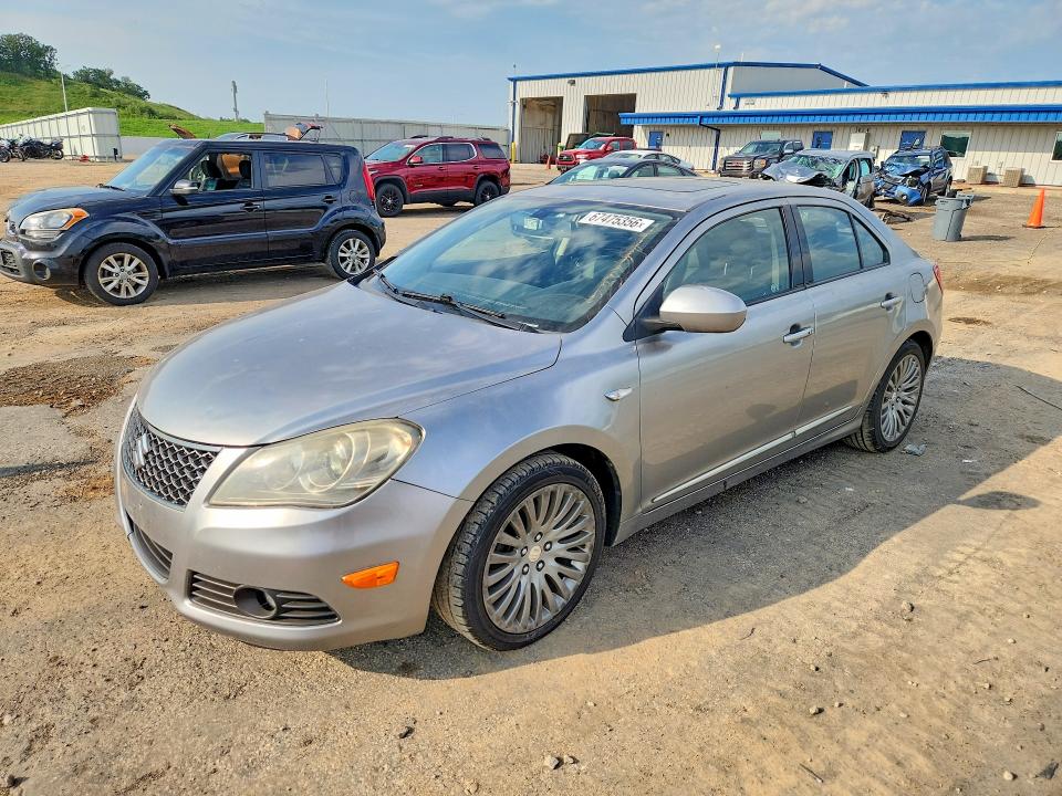 SUZUKI KIZASHI 2010 with VIN JS2RE9A78A6100599 - Photo from auction