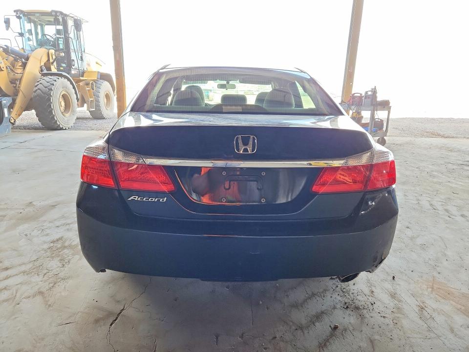 Photo 6 from auction – 2014 HONDA ACCORD with VIN 1HGCR2F71EA055174