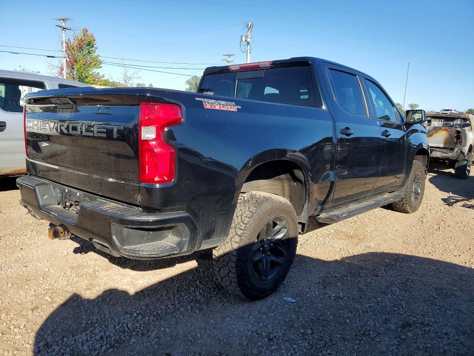 Photo 3 from auction – 2021 CHEVROLET SILVERADO with VIN 1GCPYFED9MZ328685
