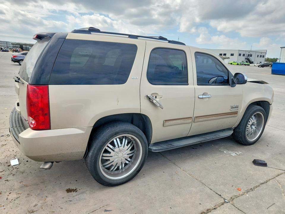 Photo 3 from auction – 2012 GMC YUKON with VIN 1GKS1CE05CR108246