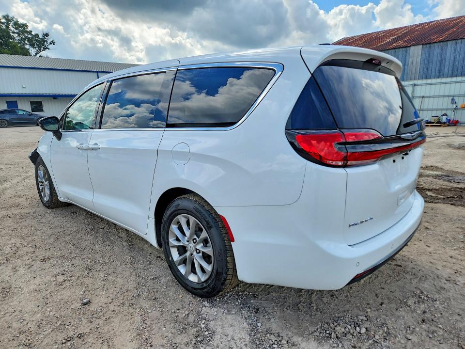 Photo 2 from auction – 2026 CHRYSLER PACIFICA with VIN 2C4RC1GGXTR176572