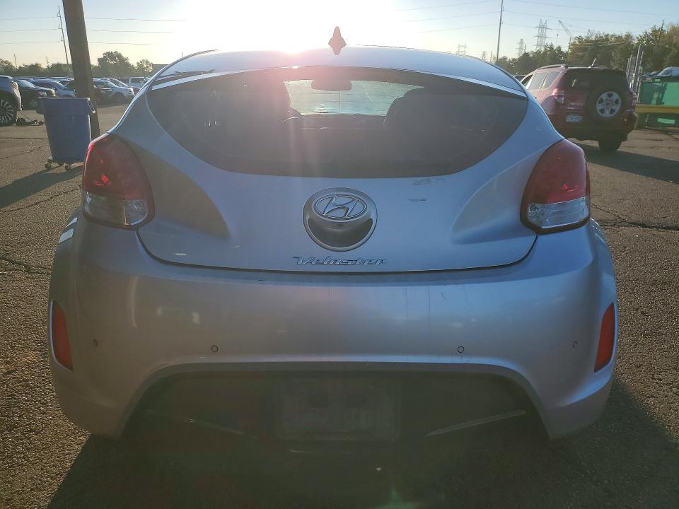 Photo 6 from auction – 2013 HYUNDAI VELOSTER with VIN KMHTC6AD5DU096176