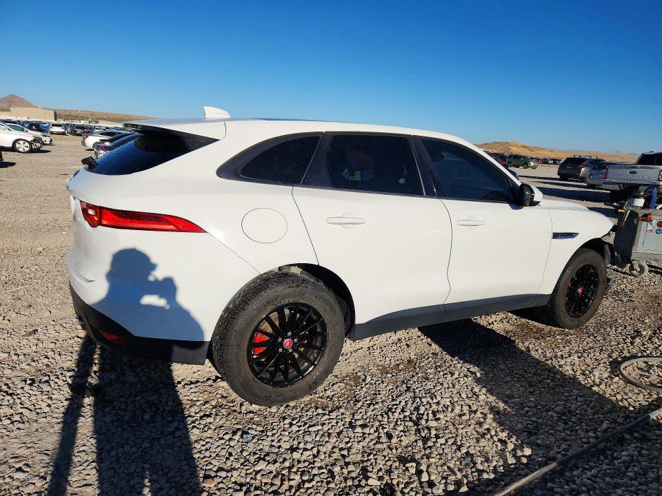 Photo 3 from auction – 2017 JAGUAR F-PACE with VIN SADCS2BV6HA056515