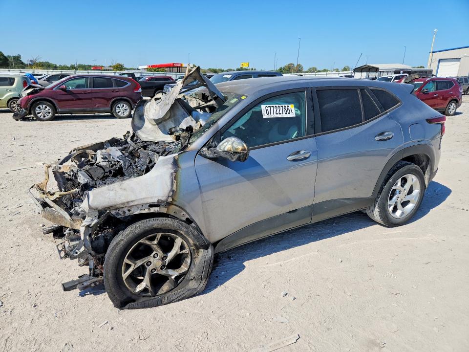 CHEVROLET TRAX 2025 with VIN KL77LFEP0SC007267 - Photo from auction