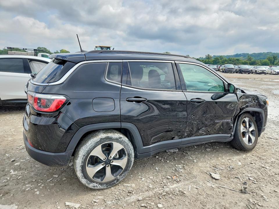 Foto 3 de la subasta – 2017 JEEP COMPASS con VIN 3C4NJCBB2HT669260