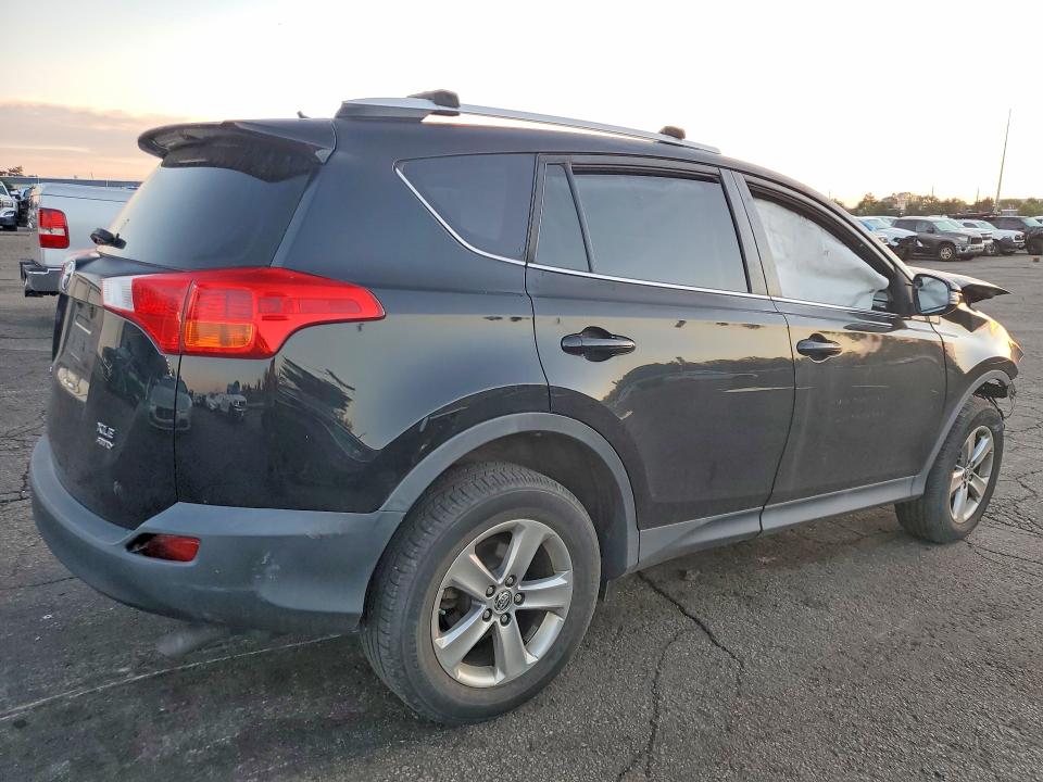 Снимка 3 от търг – 2015 TOYOTA RAV4 с VIN 2T3RFREV5FW342773