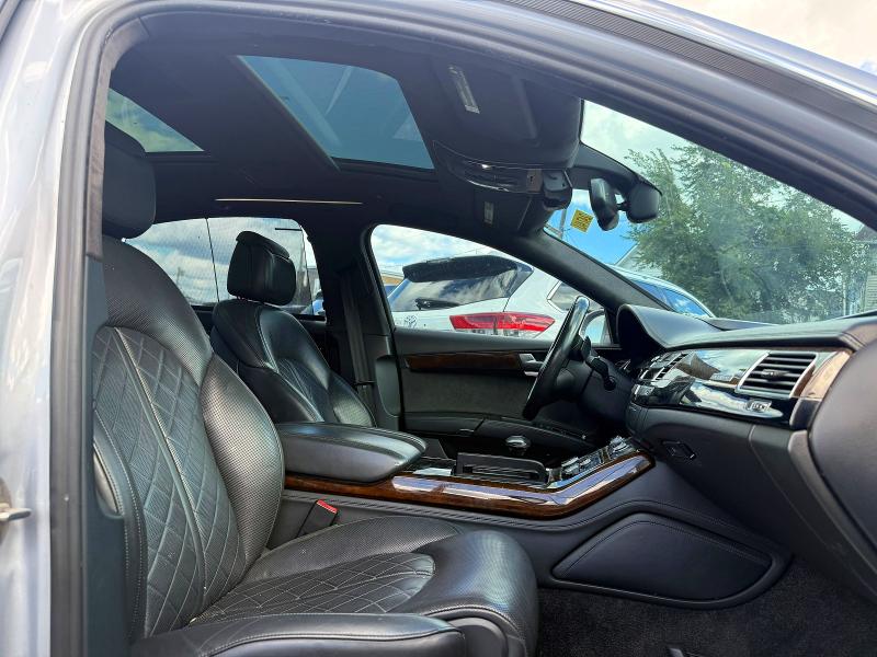 Photo 9 from auction – 2016 AUDI A8 with VIN WAU43AFDXGN010201