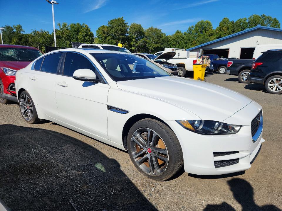 Photo 4 from auction – 2017 JAGUAR XE with VIN SAJAJ4BVXHA958474
