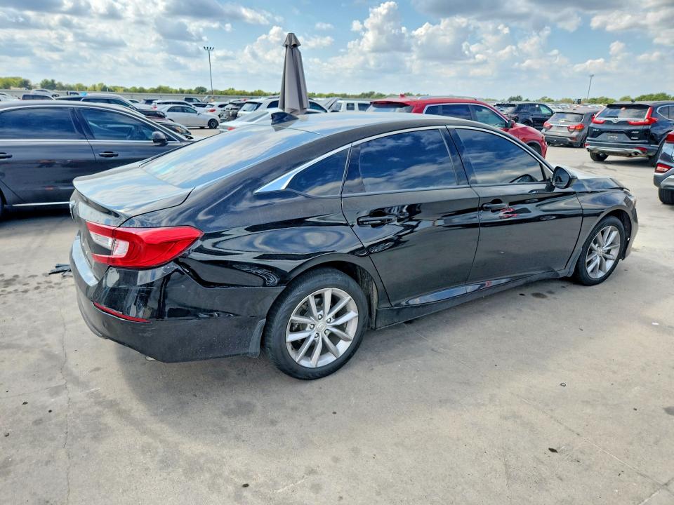 Снимка 3 от търг – 2022 HONDA ACCORD с VIN 1HGCV1F18NA025901