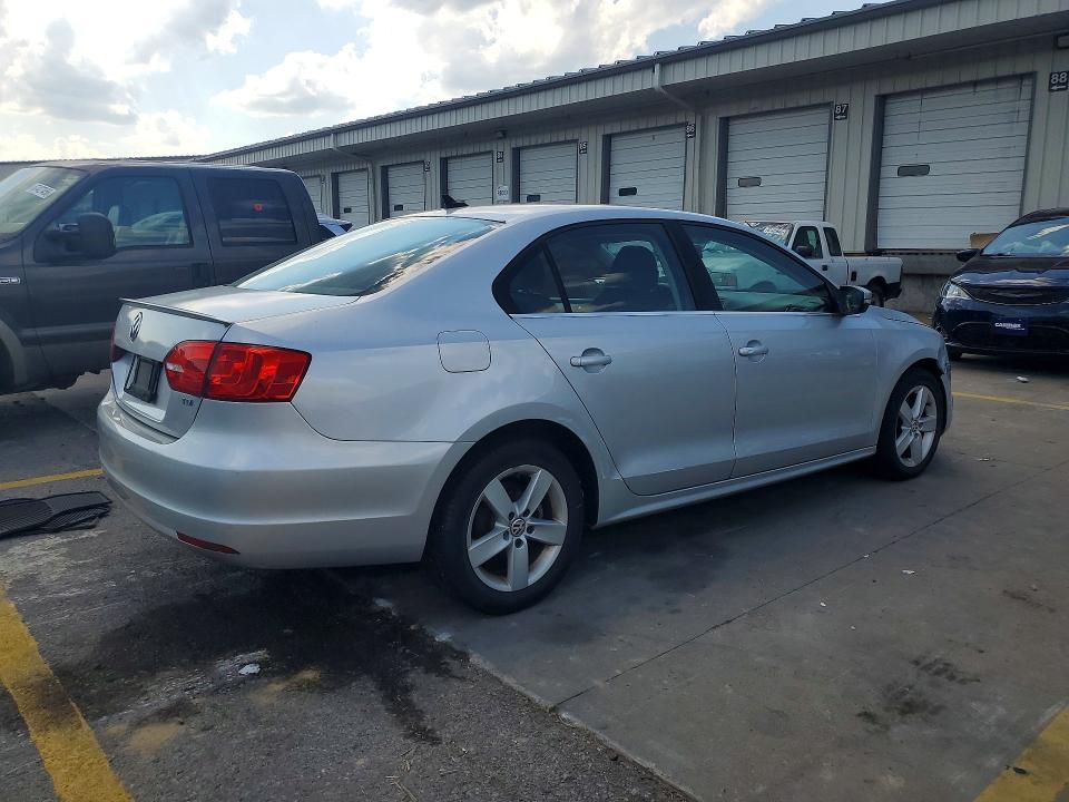 Photo 3 from auction – 2012 VOLKSWAGEN JETTA with VIN 3VWLL7AJ9CM368387