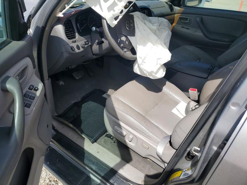 Photo 8 from auction – 2005 TOYOTA SEQUOIA with VIN 5TDZT34A45S243284