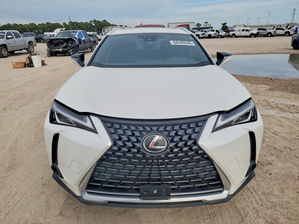 Photo 5 from auction – 2022 LEXUS UX 200 with VIN JTHP3JBH3N2049816