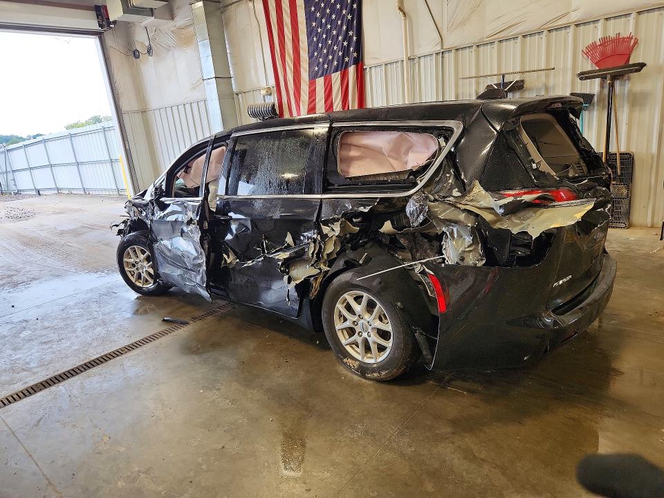 Photo 2 from auction – 2023 CHRYSLER VOYAGER with VIN 2C4RC1CG0PR564115