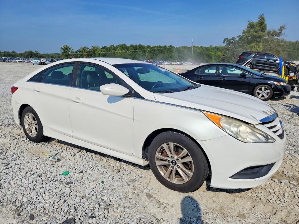 Снимка 4 от търг – 2014 HYUNDAI SONATA с VIN 5NPEB4AC3EH865054