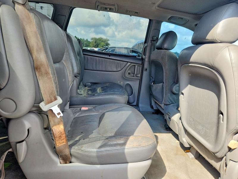 Photo 11 from auction – 2004 TOYOTA SIENNA with VIN 5TDZA22C84S103841