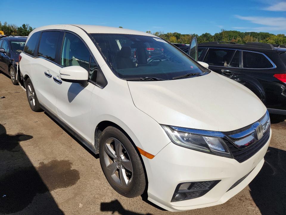 Photo 4 from auction – 2018 HONDA ODYSSEY with VIN 5FNRL6H55JB006123