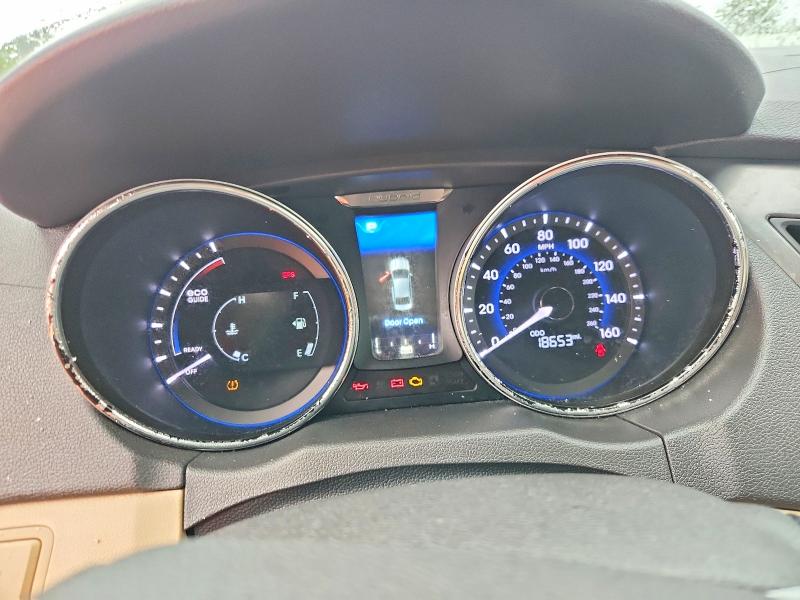 Снимка 9 от търг – 2015 HYUNDAI SONATA HYBRID с VIN KMHEC4A40FA135161