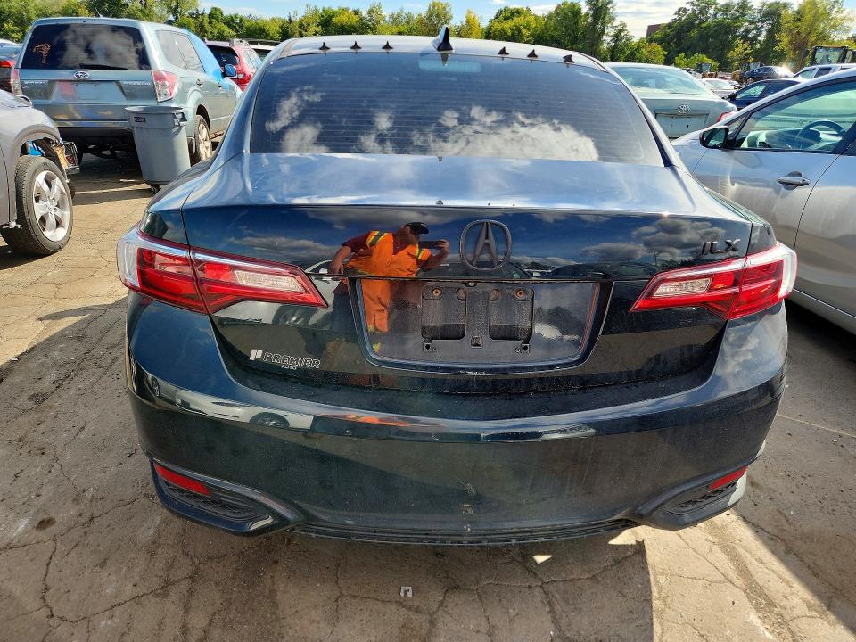 Photo 6 from auction – 2018 ACURA ILX with VIN 19UDE2F35JA010245