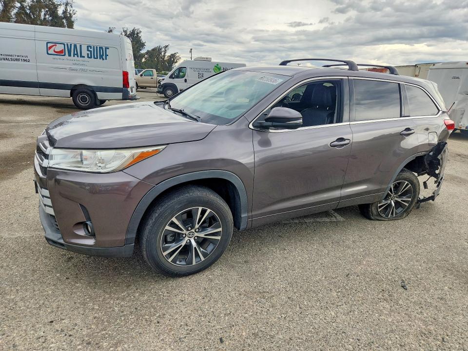 2017 TOYOTA HIGHLANDER - Търг №68250936