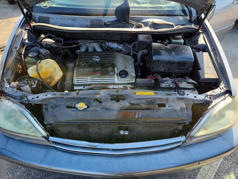 Снимка 12 от търг – 2003 LEXUS RX с VIN JTJHF10U130305177