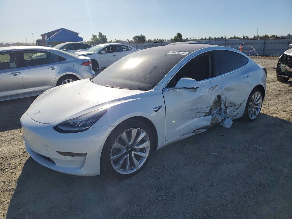 TESLA MODEL 3 2018 с VIN 5YJ3E1EB7JF111646 - Снимка от търг