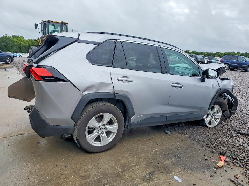Photo 3 from auction – 2021 TOYOTA RAV4 with VIN 4T3LWRFV1MU040253