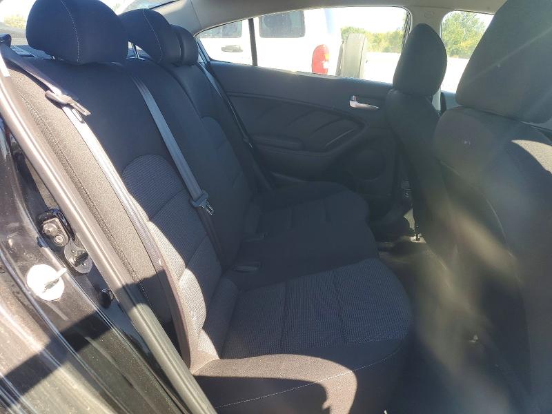 Foto 10 de la subasta – 2017 KIA FORTE con VIN 3KPFK4A71HE123185
