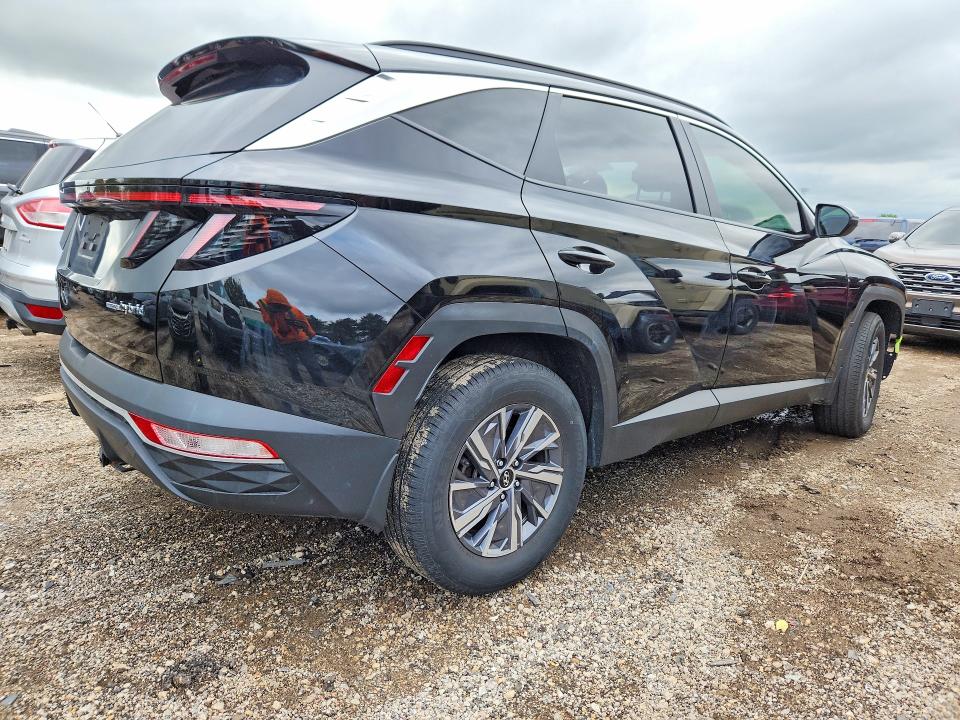 Photo 3 from auction – 2022 HYUNDAI TUCSON with VIN KM8JBCA15NU054817