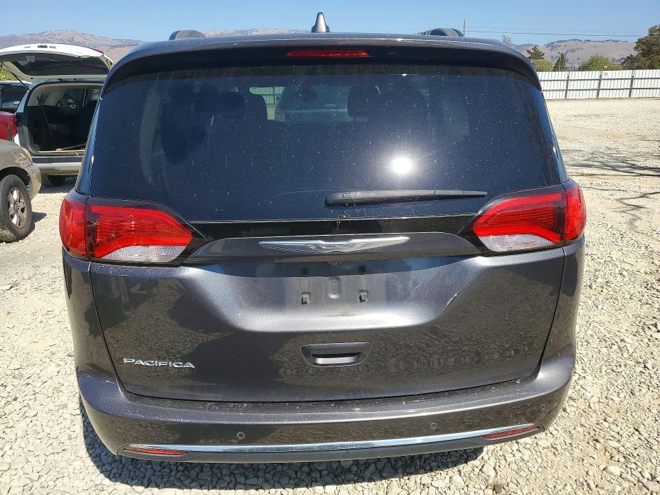 Photo 6 from auction – 2017 CHRYSLER PACIFICA with VIN 2C4RC1BG9HR517491