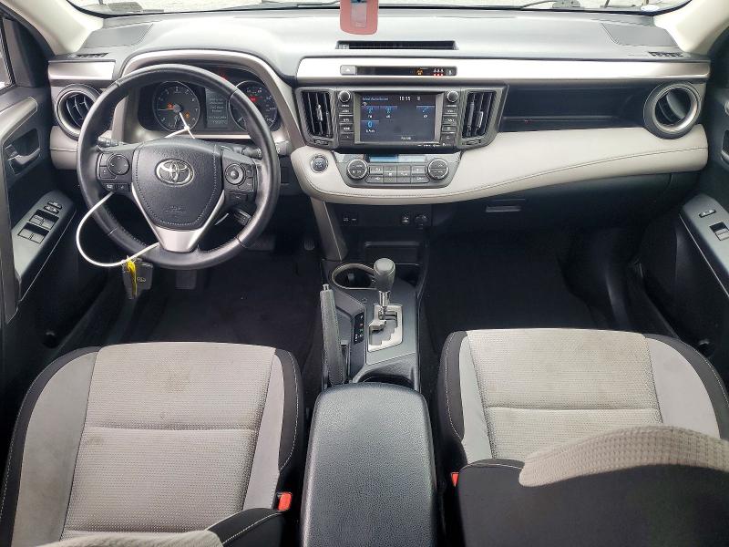 Снимка 8 от търг – 2017 TOYOTA RAV4 с VIN JTMRFREV1HJ117753