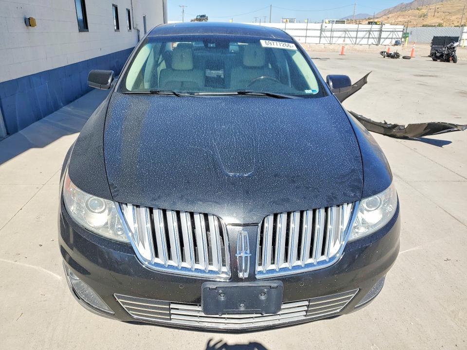 Снимка 5 от търг – 2009 LINCOLN MKS с VIN 1LNHM94R49G608110