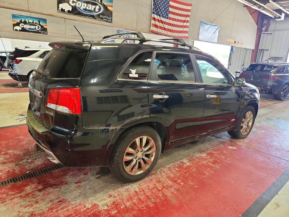 Photo 3 from auction – 2011 KIA SORENTO with VIN 5XYKWDA23BG160675