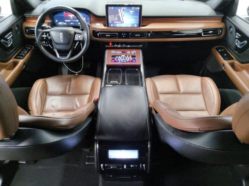 Photo 8 from auction – 2023 LINCOLN AVIATOR with VIN 5LM5J7WC1PGL04865