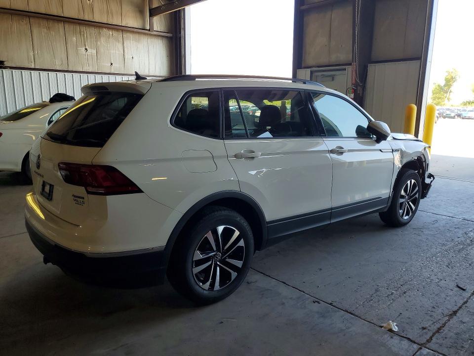 Снимка 3 от търг – 2024 VOLKSWAGEN TIGUAN с VIN 3VVFB7AX3RM110125