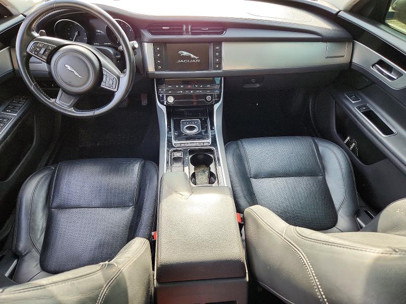 Photo 8 from auction – 2017 JAGUAR XF with VIN SAJBK4BV1HCY40576