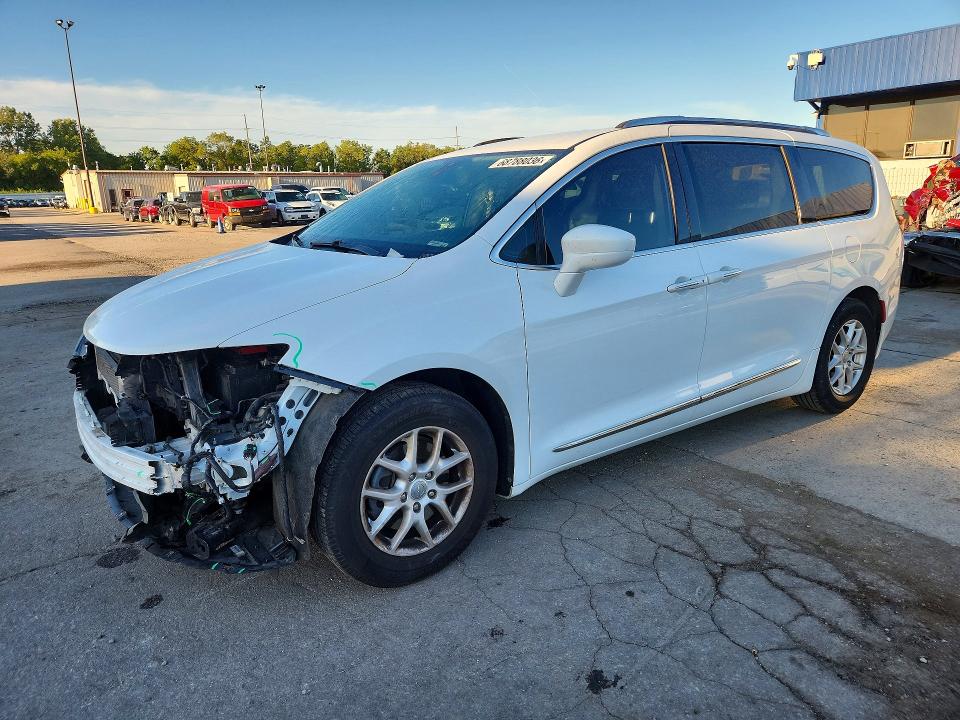 CHRYSLER PACIFICA 2020 with VIN 2C4RC1BG6LR238055 - Photo from auction