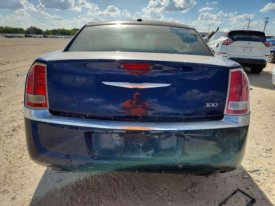 Photo 6 from auction – 2014 CHRYSLER 300 with VIN 2C3CCAAG4EH375919