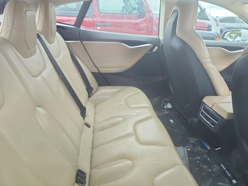Zdjęcie 11 z aukcji – 2015 TESLA MODEL S z VIN 5YJSA1E2XFF109159