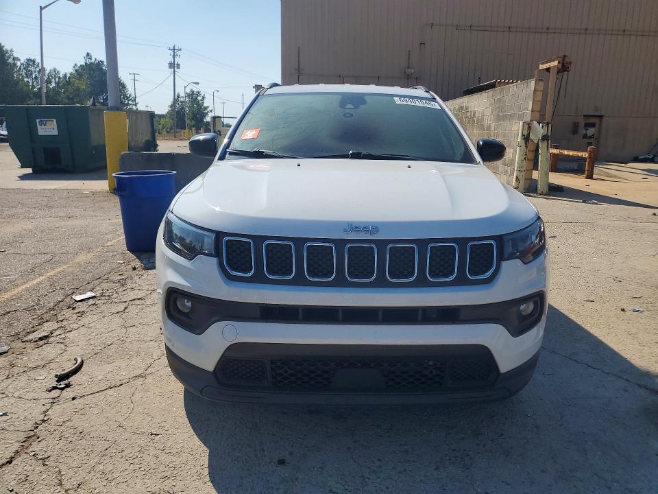 Foto 5 de la subasta – 2023 JEEP COMPASS con VIN 3C4NJDBN6PT525032