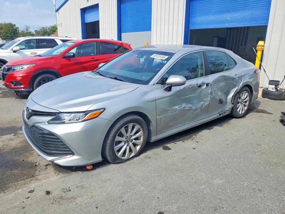 Photo 1 from auction – 2018 TOYOTA CAMRY with VIN 4T1B11HK9JU619476